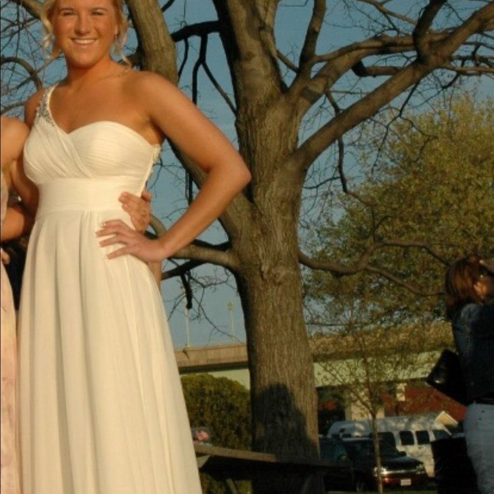White prom dress - Picture 5 of 7